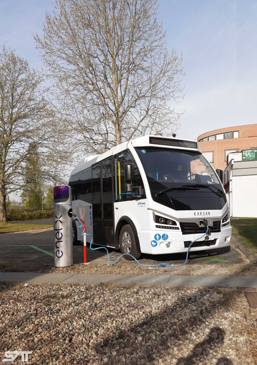 <p><em>Sa 88 kWh kapaciteta svog &bdquo;rezervoara&ldquo;, ovaj mali turski autobus je uspeo da pređe preko 210 km, kolika je i njegova najavljena autonomija. I sve to uz savr&scaron;ene perf